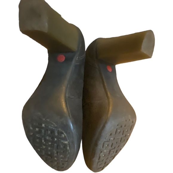 Camper leather high heeled lace up booties. Sz 37 - Picture 15 of 16